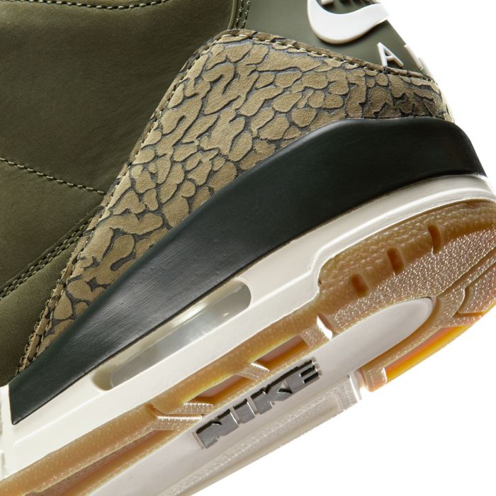 Air Jordan 3 Retro Medium Olive/Sequoia-Neutral Olive-Sail
