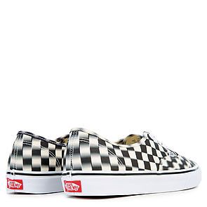vans blurred checkered