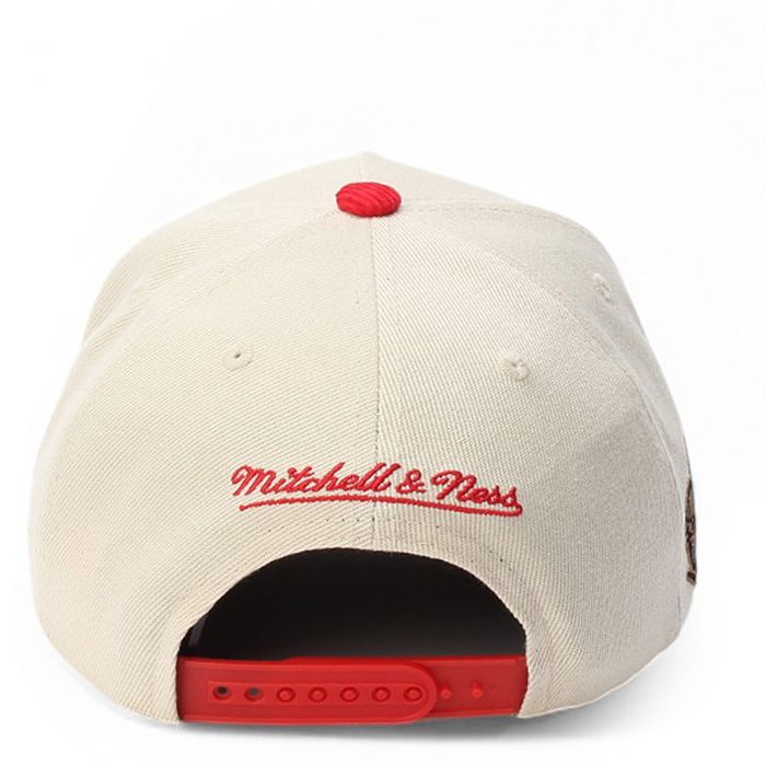 NBA Chicago Bulls Snapback  OFF WHITE/RED