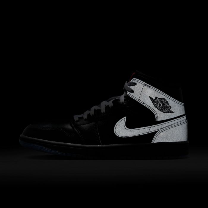 Air Jordan 1 Mid SE BLACK/BLACK-WHITE-WOLF GREY