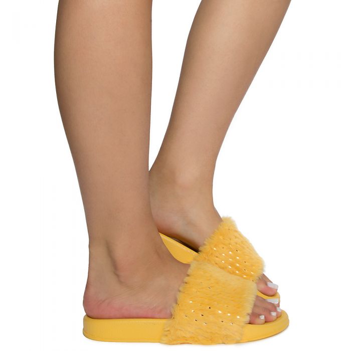Women's Cozy-82s Slides Yellow