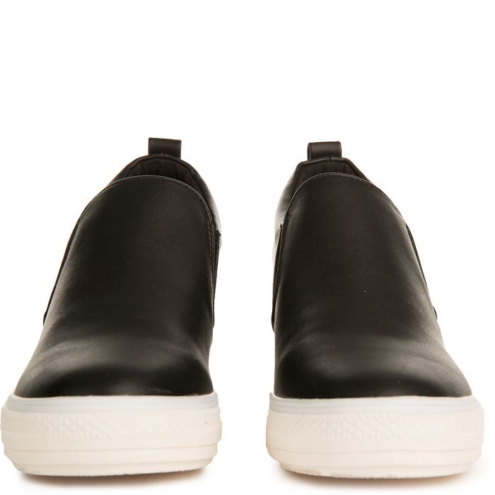 Women's Pocono Slip On Casual Shoe Black/White