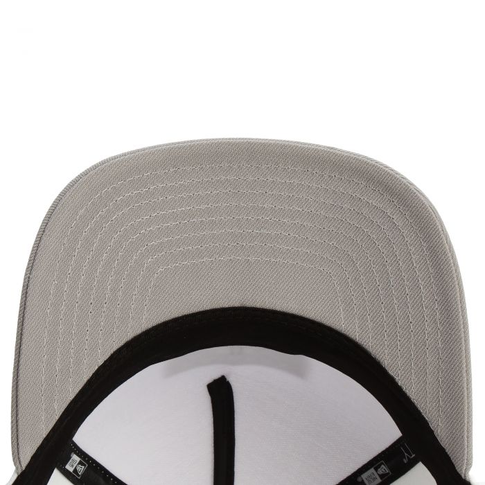 NFL Las Vegas Raiders 950 A-Frame Pre-Curved Snapback White/Grey