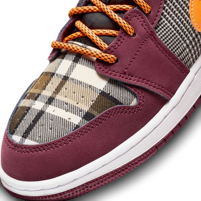 Grade School Air Jordan 1 Mid SE Night Maroon/Total Orange-Black-White