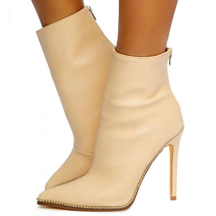 Gisele-147 Pointy Toe with Studs Boots Nude