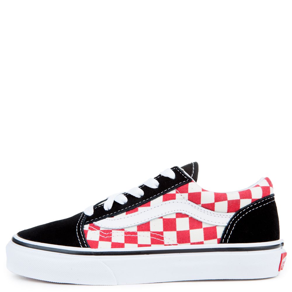 vans old skool trainers in black and red checkerboard