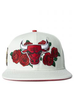 PRO STANDARD Yankees Red Rose Snapback Hat LNY732132-WHT - Shiekh