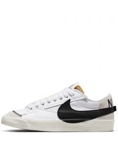 White/Black-White-Sail