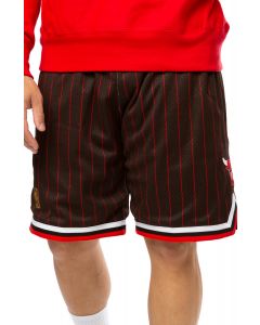 Mitchell & Ness Authentic Red White Shorts Chicago Bulls Road 1997-98 –  Sneaker Junkies