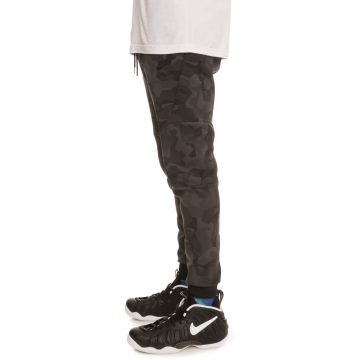 black nike tech large