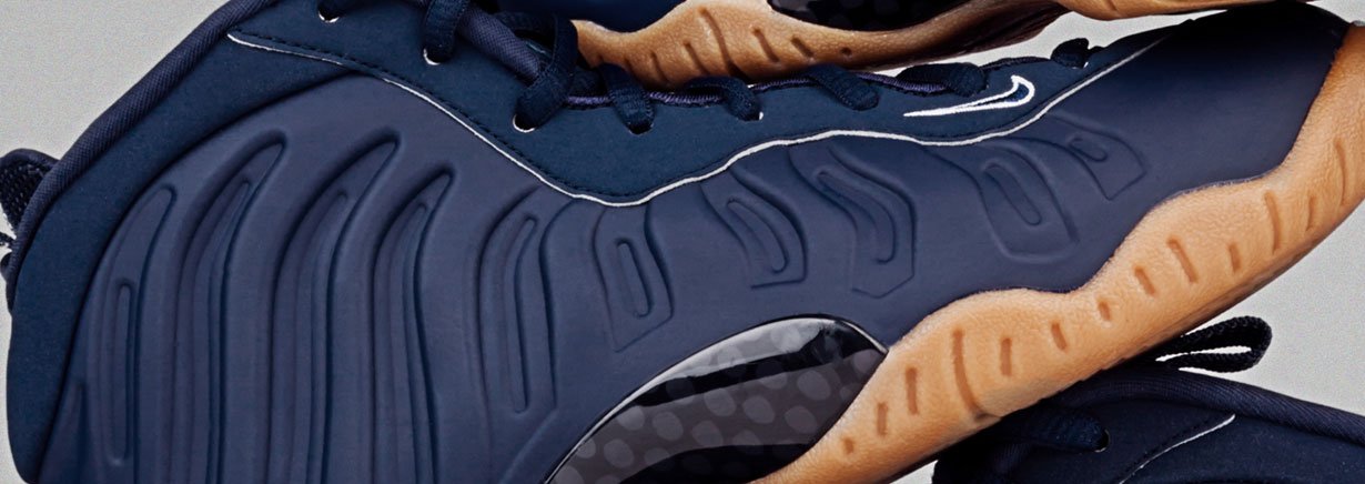 Midnight navy foamposite on hot sale feet